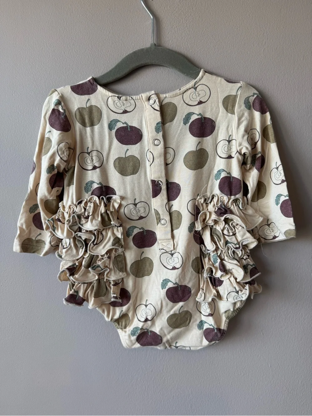 Kate Quinn Bamboo Apple Print Long Sleeve Side Ruffle Bubble Romper 6-12 Months